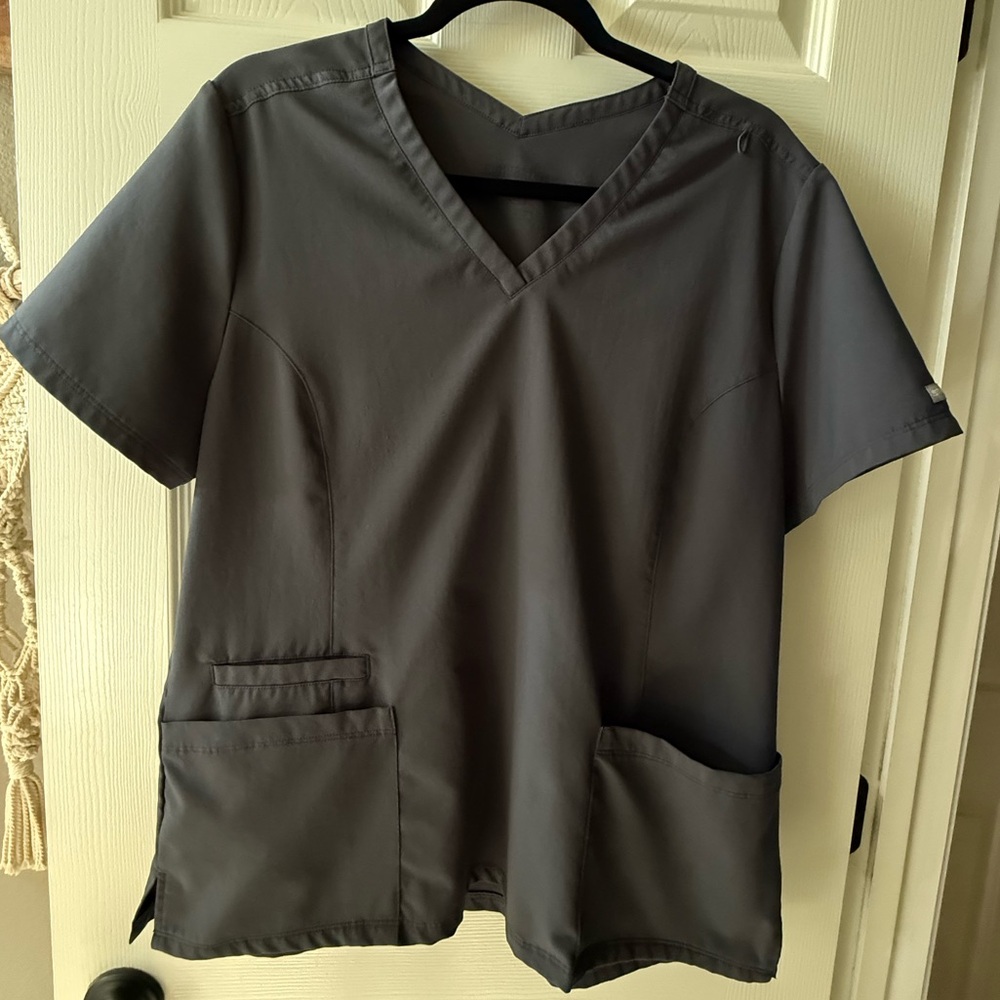 Momentum by maevn dark grey Scrub top